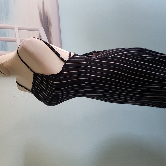 ZAFUL Mini Dress With Open Back - Picture 8 of 15